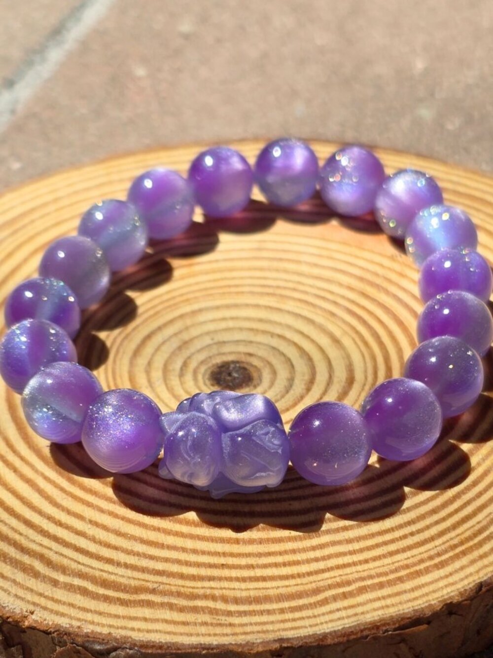 Handmade ✦ Color‑Changing UV Reactive Bracelet ✦ Blue to Purple Nine‑Tailed Fox - Picture 4 of 10